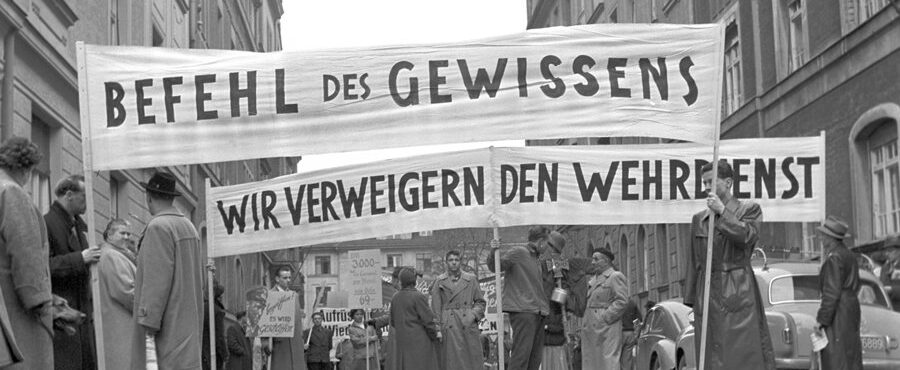 Beschluss der Grünen Landesmitgliederversammlung: Kriegsdienstverweiger:innen würdigen